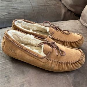 Women’a Ugg Moccasins size 11